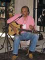 Giovanni Pelosi presenta il fingerpicking e il fingerstyle