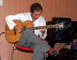 Daniele Bazzani apre il concerto all'Auditorium di Coccaglio